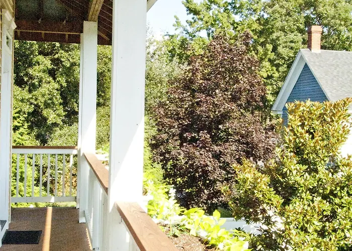 Haven Point Inn